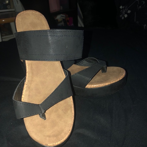Wedges Thong sandals, plain black, size 7 1/2 - Picture 3 of 5